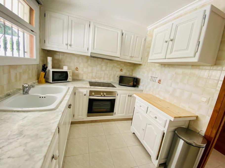 Villa With Private Pool And Close To The Beach 칼페 외부 사진